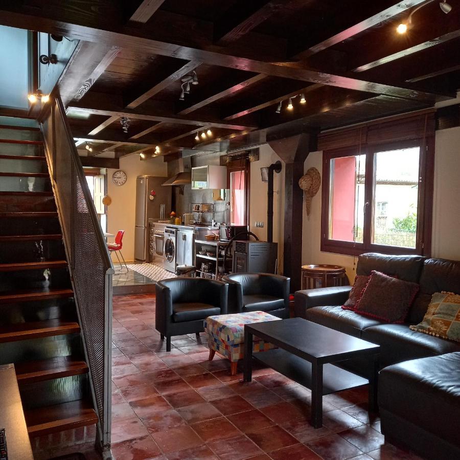 La Casa De Abajo Villa Llanes Buitenkant foto